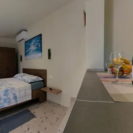 Studio Apartment More *