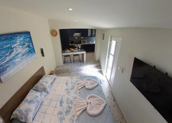 Studio Apartment More דירה