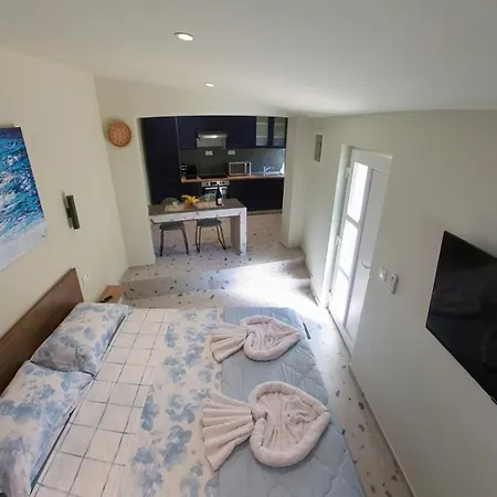 Studio Apartment More Апартаменты