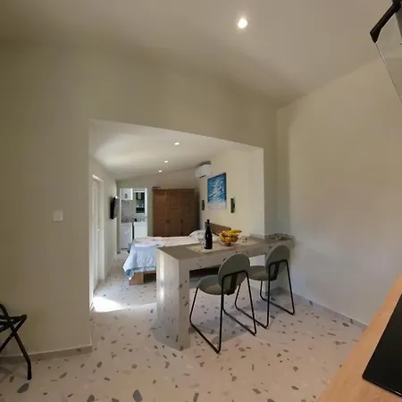 Studio Apartment More