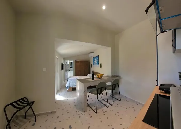 Studio Apartment More